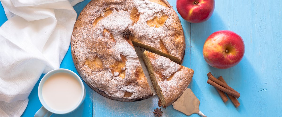 Homemade-Apple-Pie-Dessert.-627252306_2136x1410.jpeg