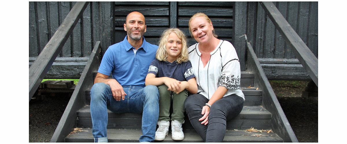 S 24-26 Alle tre på trappa Foto Tone Amundsen 3.jpg