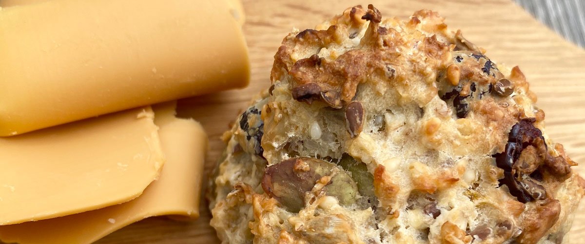 scones-med-brunost-1200x500.jpg